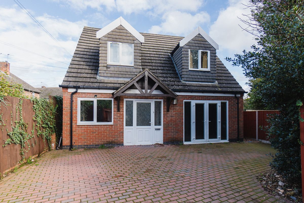 3 bed detached house for sale in Beacon Road, Loughborough LE11 Zoopla