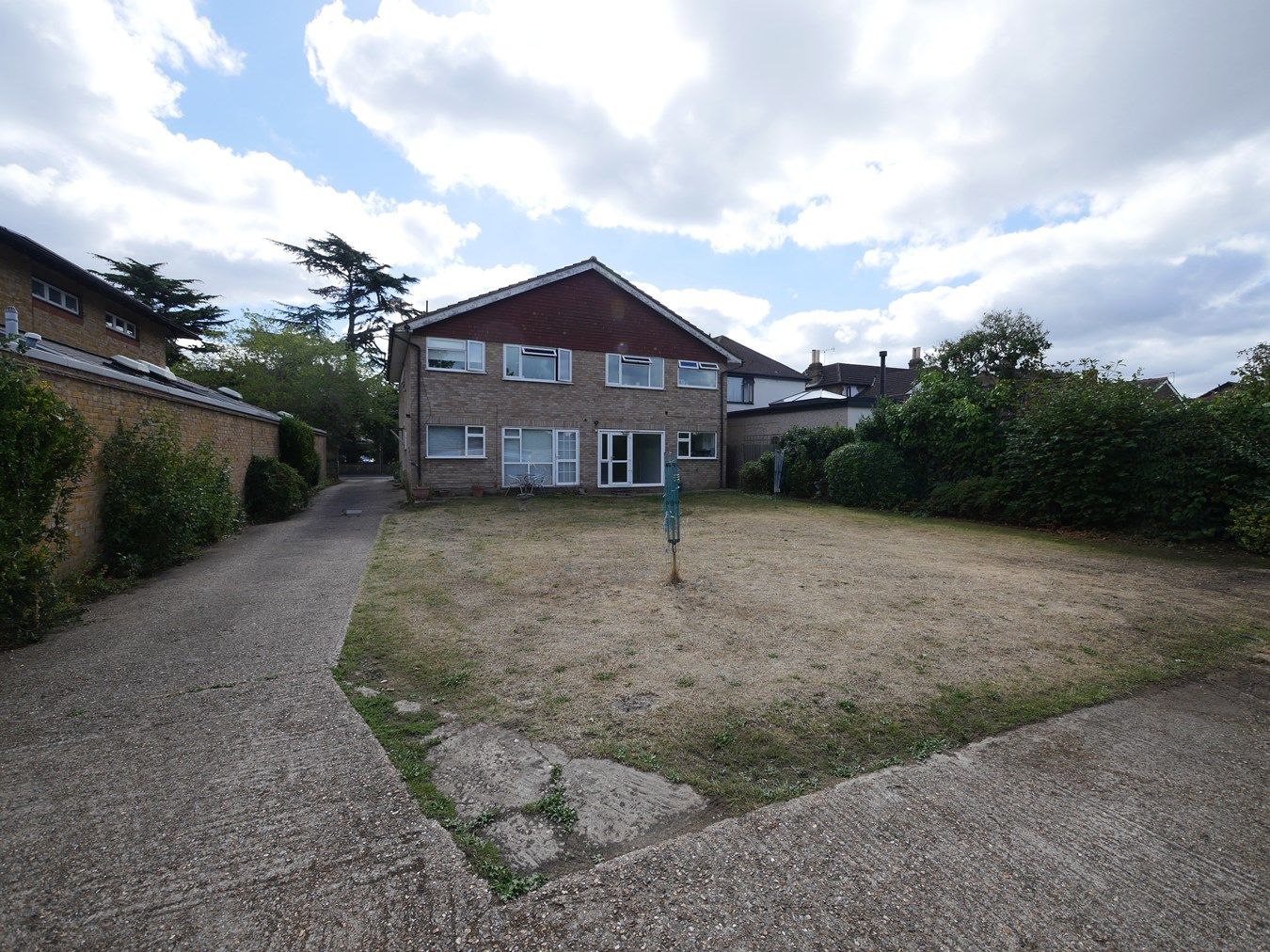 2 bed flat to rent in Fordbridge Road, Ashford TW15 Zoopla