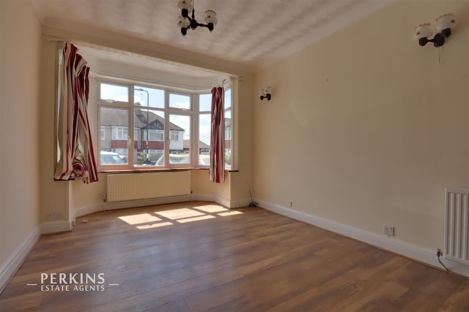 Warren Drive, Greenford UB6  