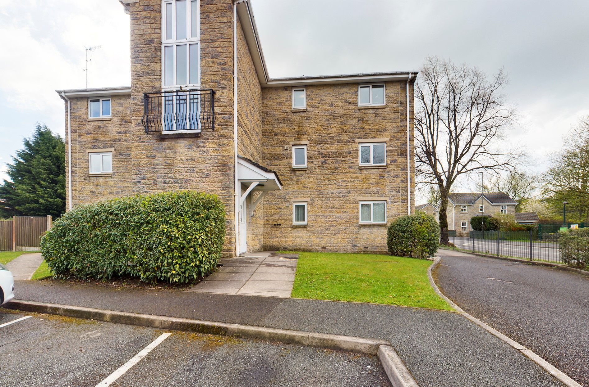 2 bed flat for sale in Hayfield Road, ChapelEnLeFrith, High Peak