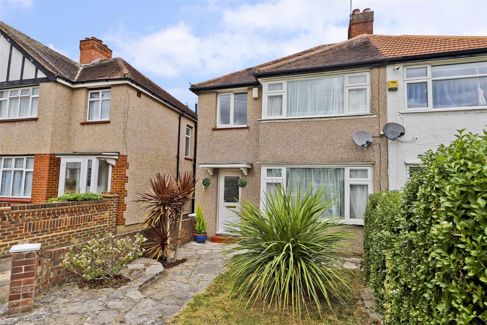 3 bed semidetached house for sale in Woodlands Avenue, Ruislip HA4 Zoopla