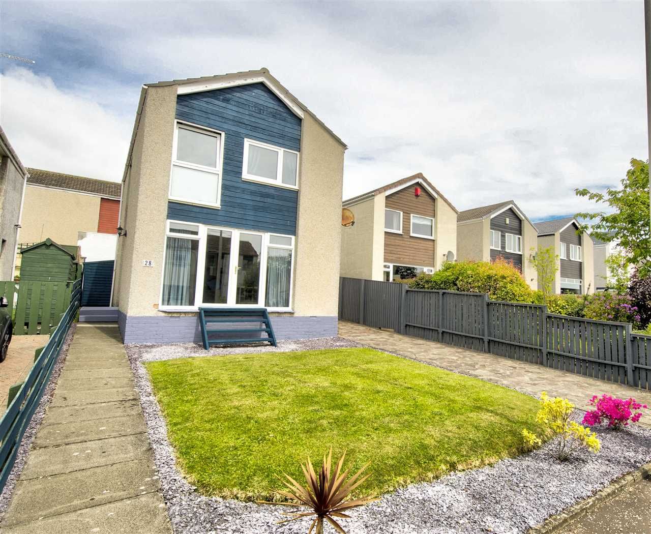 3 bed property for sale in Frankfield Place, Dalgety Bay, Dunfermline