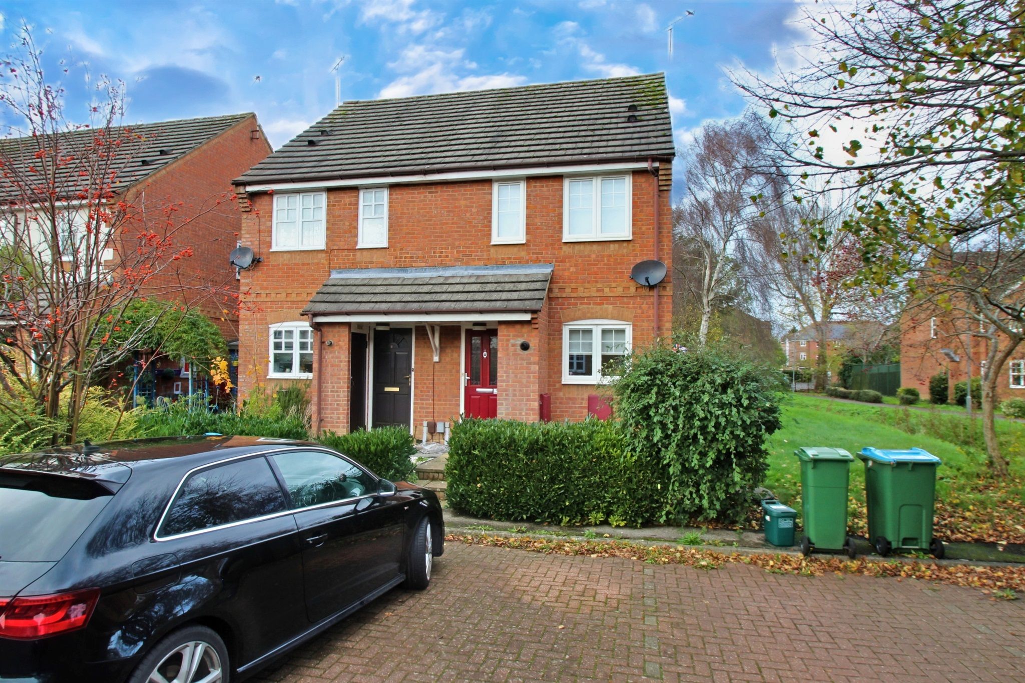 2 bed semidetached house for sale in Holly Drive, Aylesbury HP21 Zoopla