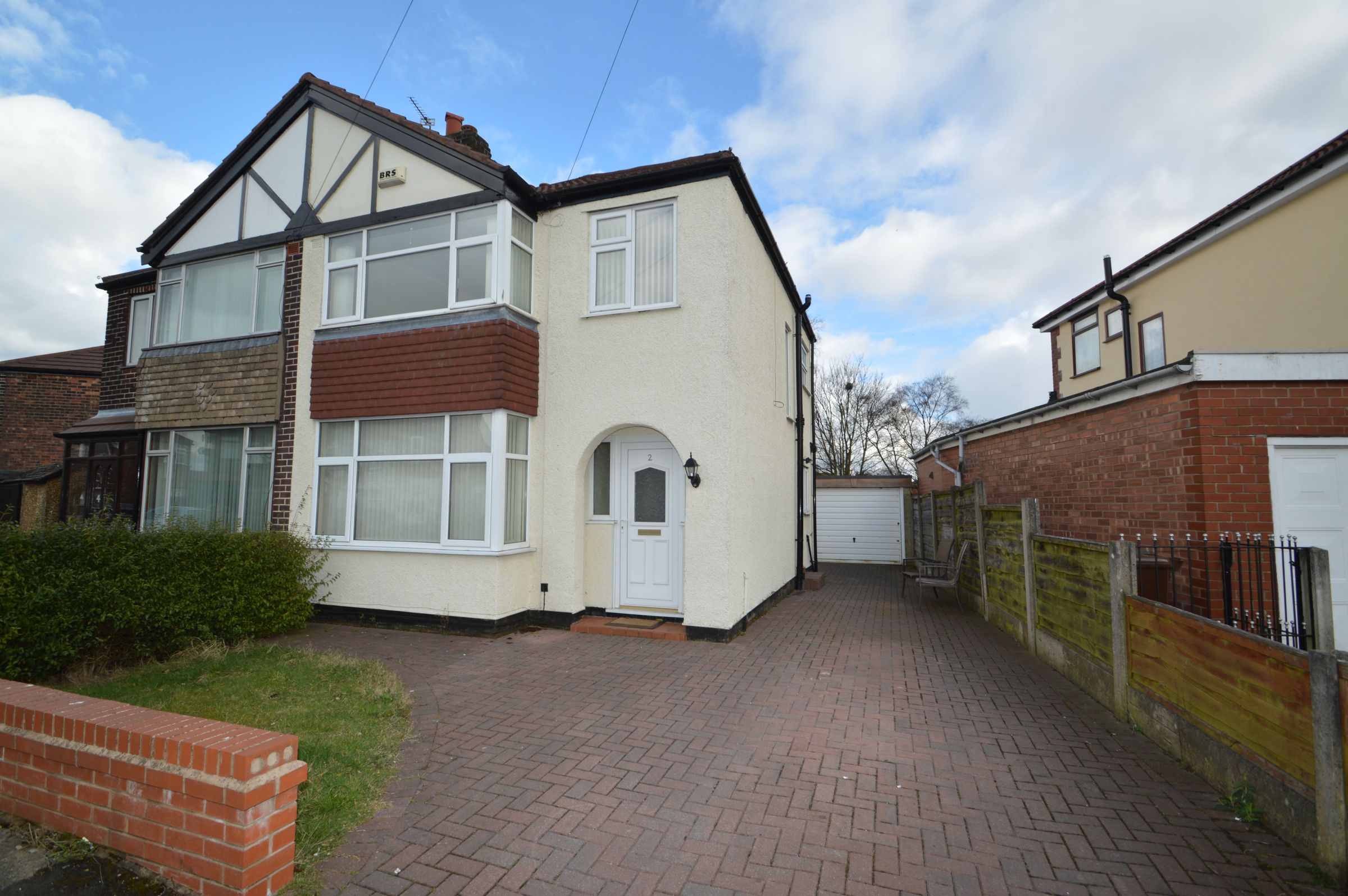 3 bed semidetached house to rent in Swinton Crescent, Unsworth, Bury