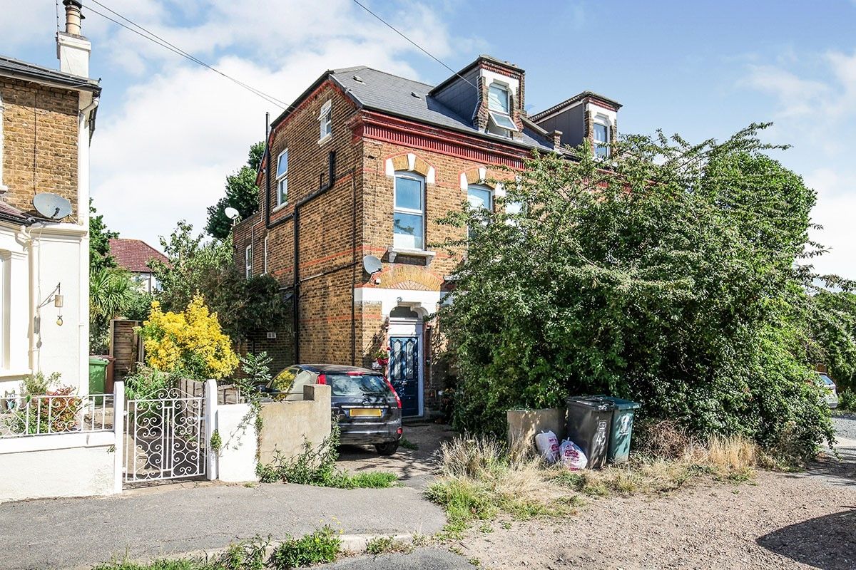 Studio to rent in Blythe Hill, London SE6 Zoopla