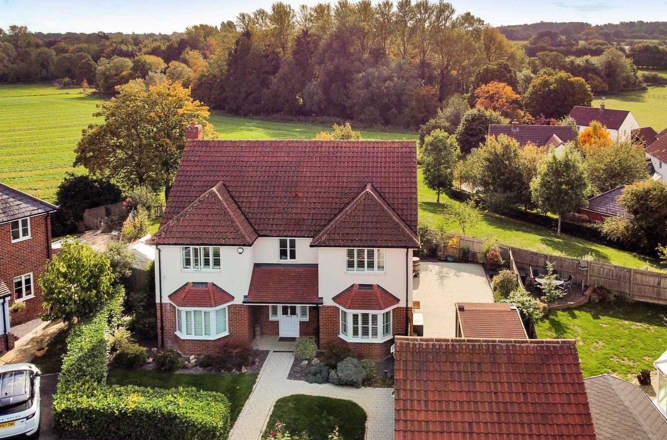 5 bed detached house for sale in Brocks Mead, Great Easton, Dunmow