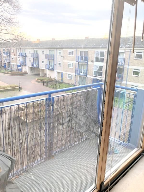 1 bed flat to rent in Thorburn Square, London SE1 Zoopla