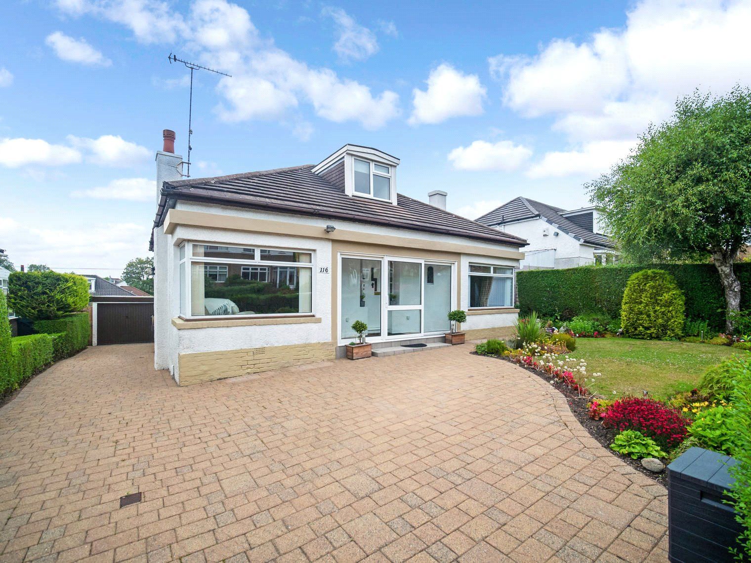 4 bed bungalow for sale in Kilpatrick Gardens, Clarkston, East