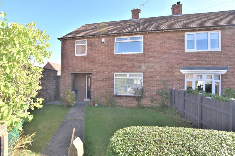 4 bed semidetached house for sale in Fairhill Close, Benton, Newcastle