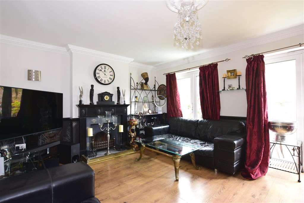 3 bed detached bungalow for sale in Nevendon Road, Wickford, Essex SS12