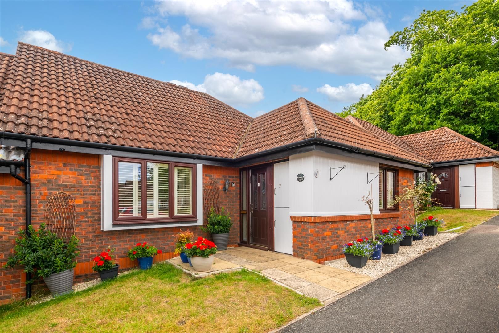 2 bed semidetached bungalow for sale in Bramble Close, Redhill RH1