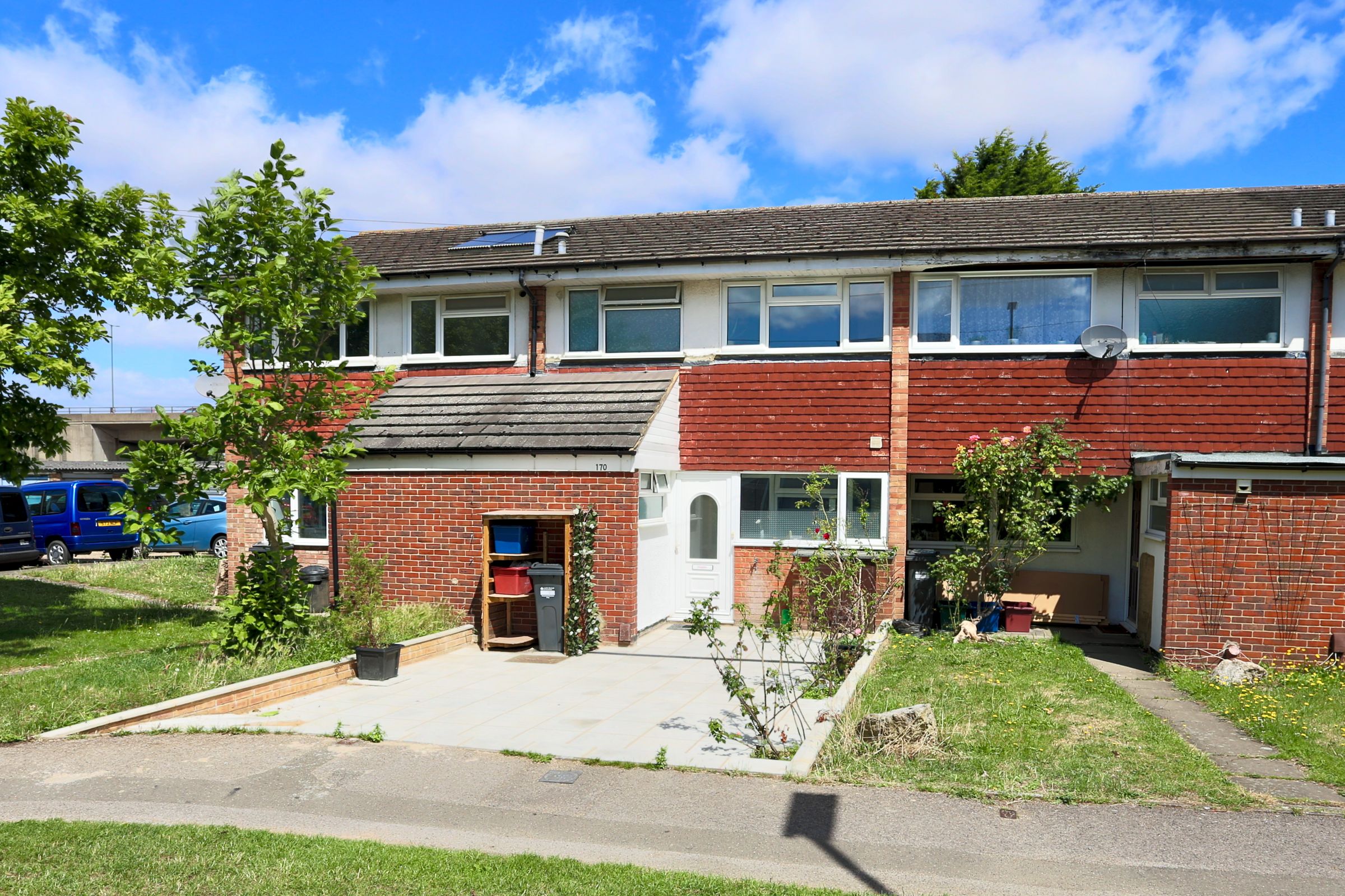 3 bed terraced house for sale in Stourton Avenue, Hanworth, Feltham
