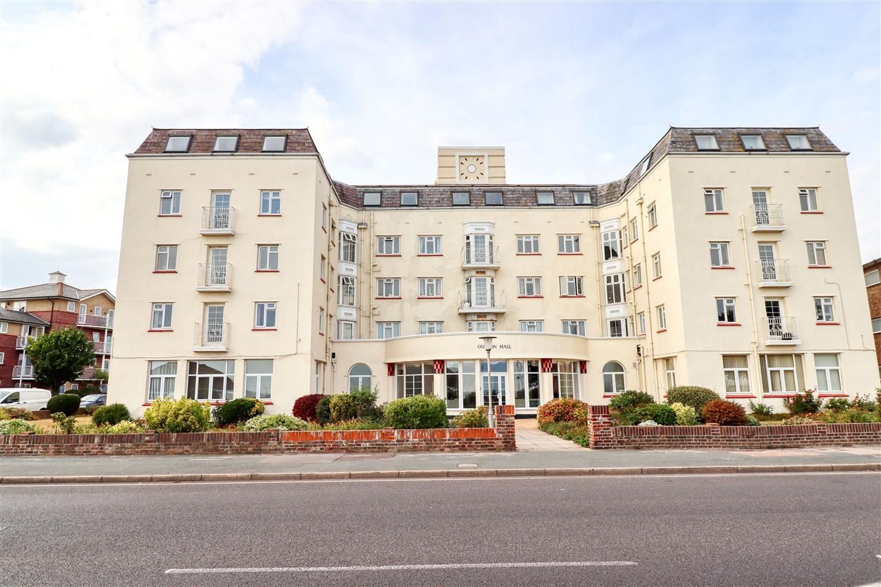 3 bed flat for sale in Oulton Hall, Marine Parade East, East Clacton