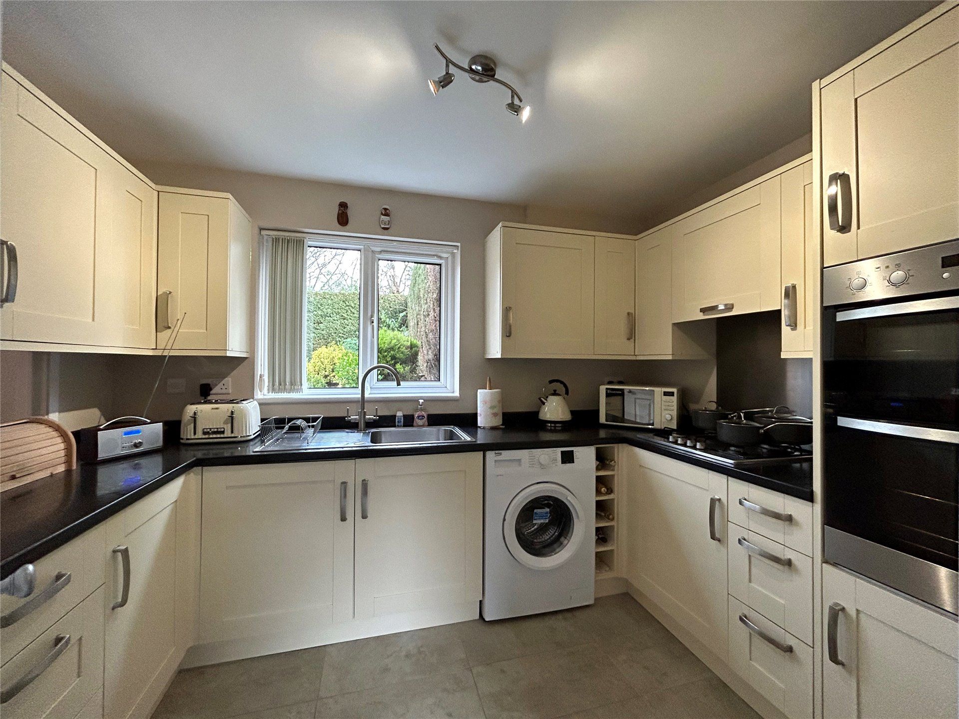 3 bed terraced house for sale in Greenham Wood, Bracknell, Berkshire
