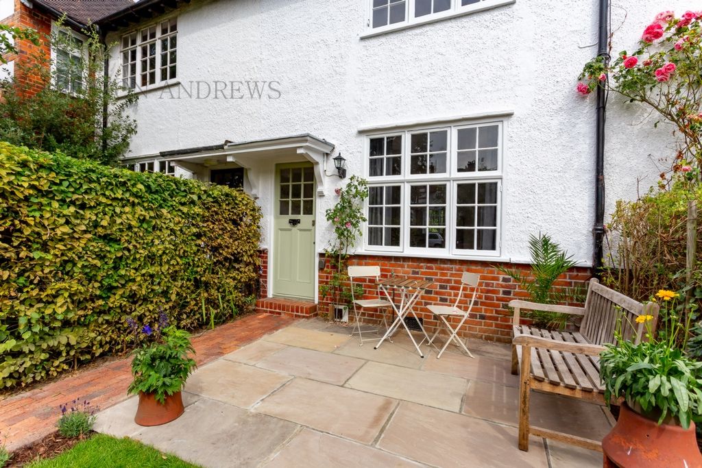 Fowlers Walk, Pitshanger W5