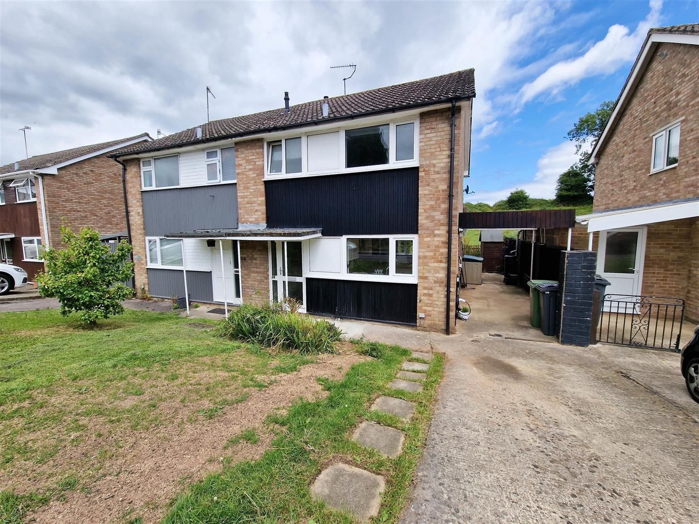 3 bed semidetached house for sale in Elmlea Road, Kings Stanley