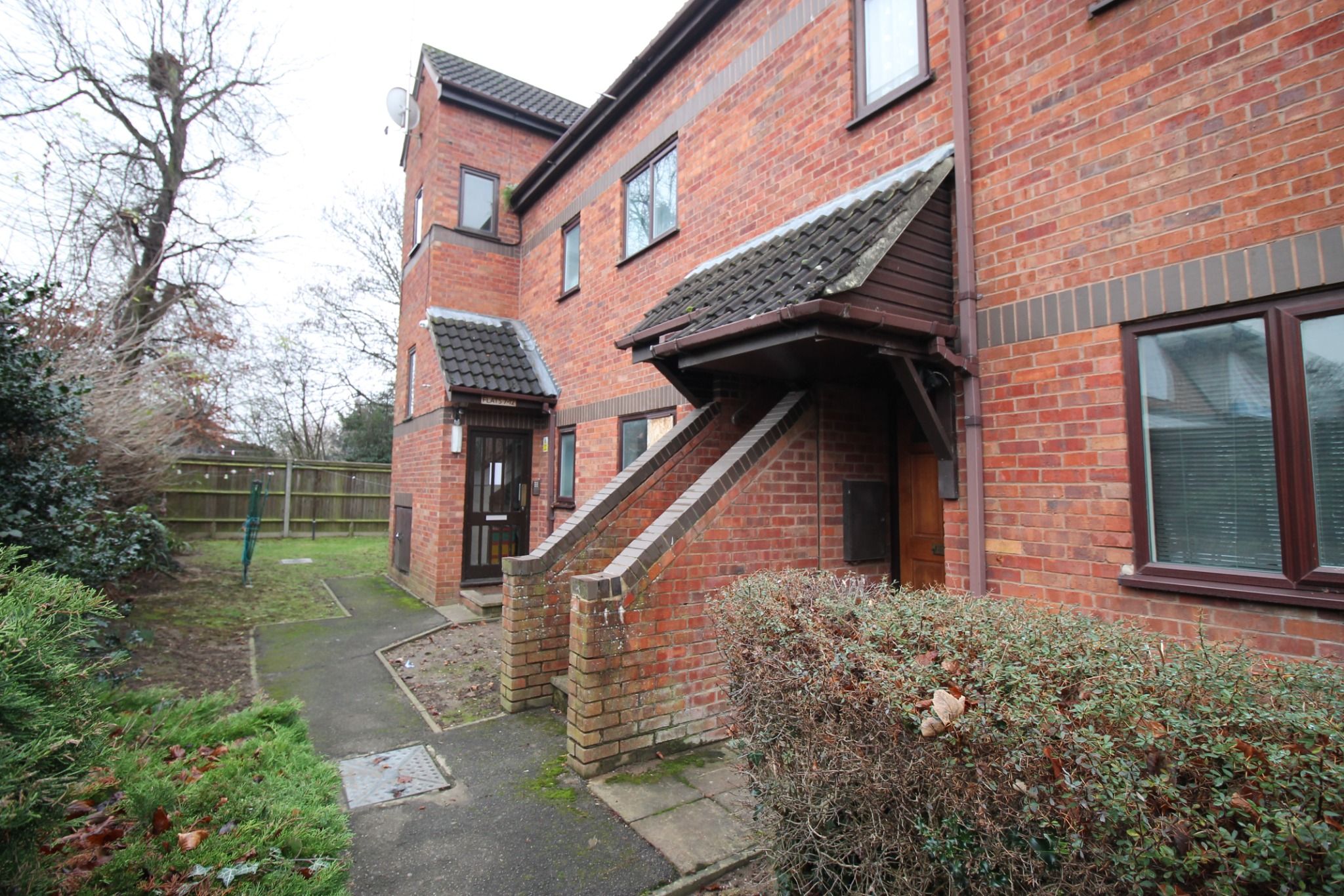 1 bed flat to rent in Portsmouth Court, Stoke Poges Lane, Slough SL1
