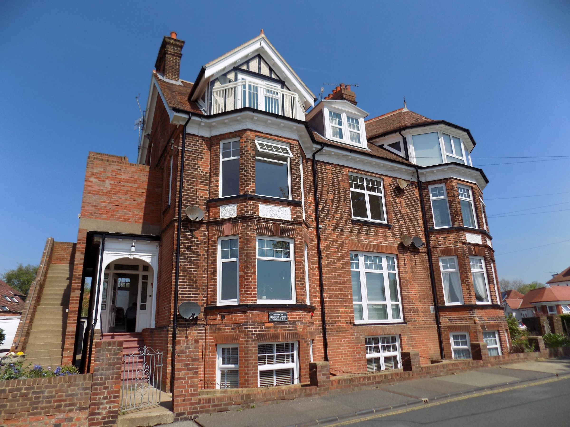 2 bed flat to rent in Graham Court, Hamilton Gardens, Felixstowe IP11