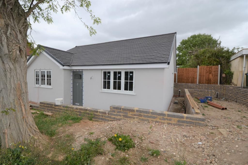 2 bed detached house for sale in St James Avenue East, Corringham