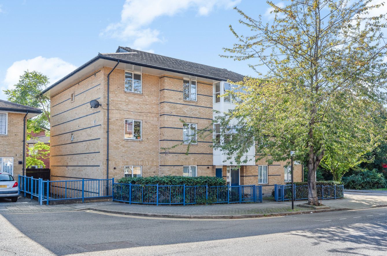 Peverel, Newham, Beckton E6  