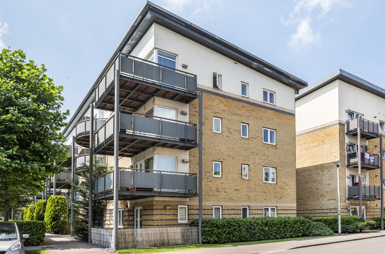 Modena Mews Watford Hertfordshire WD18  