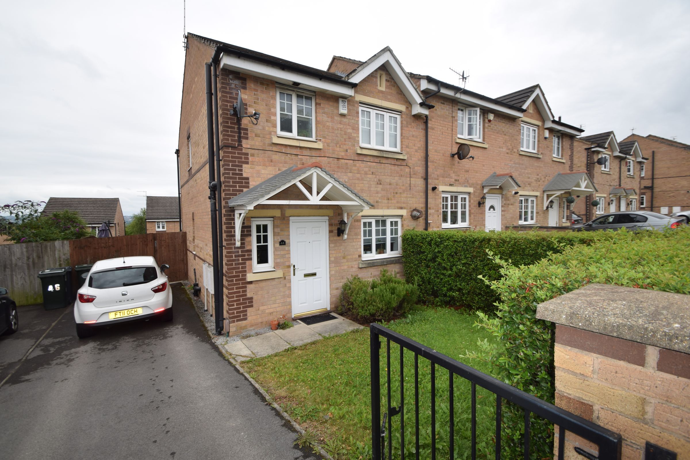 3 bed semidetached house for sale in Rowantree Drive, Idle, Bradford, West Yorkshire BD10 Zoopla