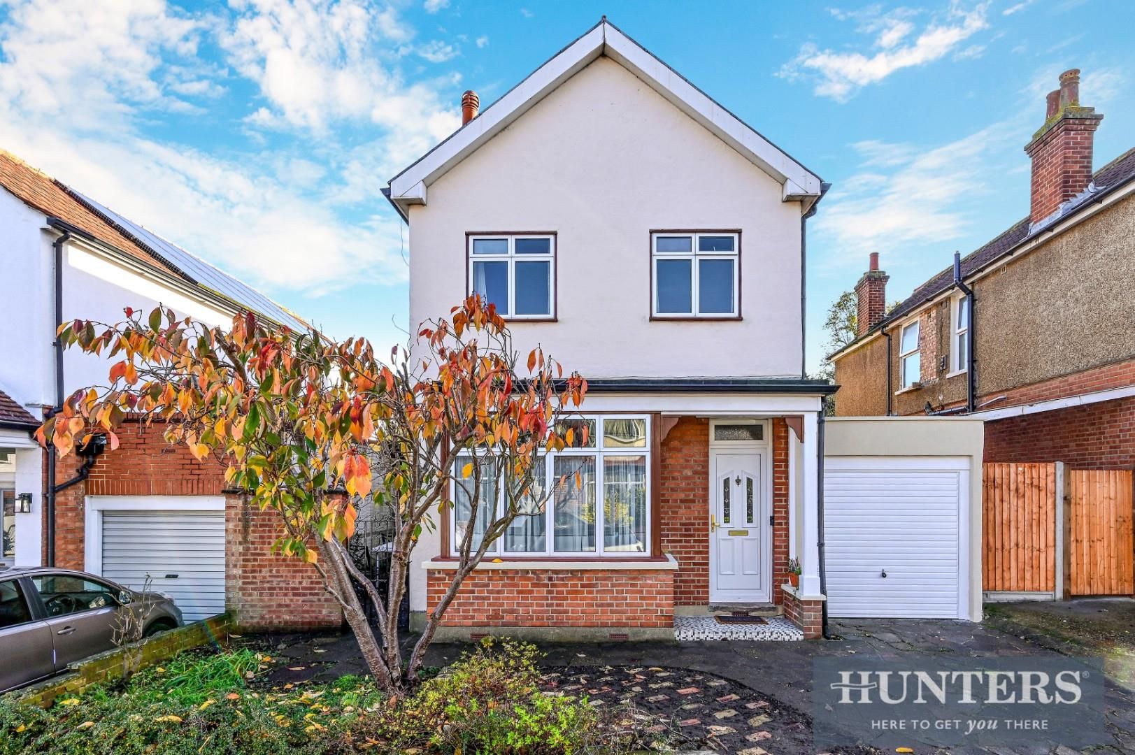 3 bed detached house for sale in St Phillips Ave, Worcester Park KT4