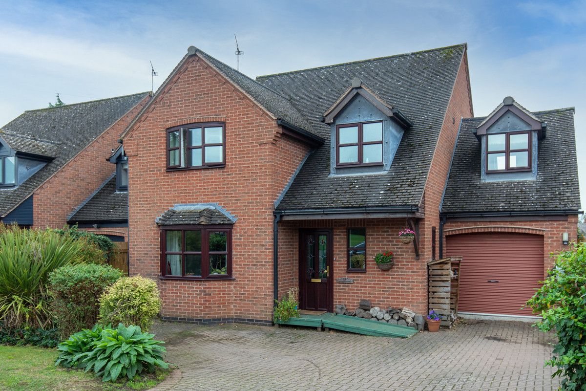 4 bed detached house for sale in North Road, South Kilworth
