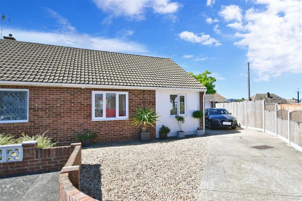 2 bed semidetached bungalow for sale in Prentis Close, Sittingbourne