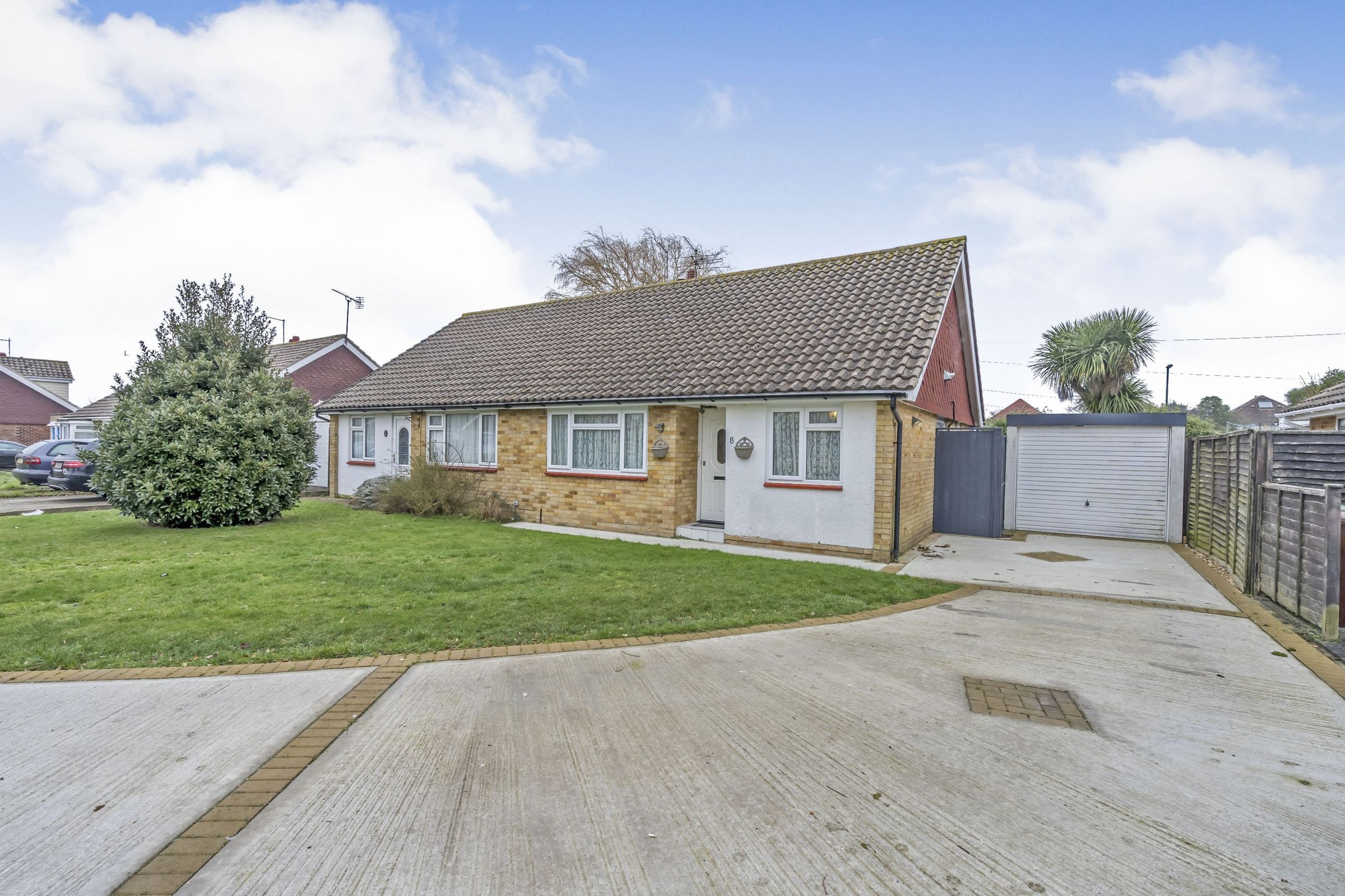 2 bed semidetached bungalow for sale in Greenlea Avenue, Nyetimber
