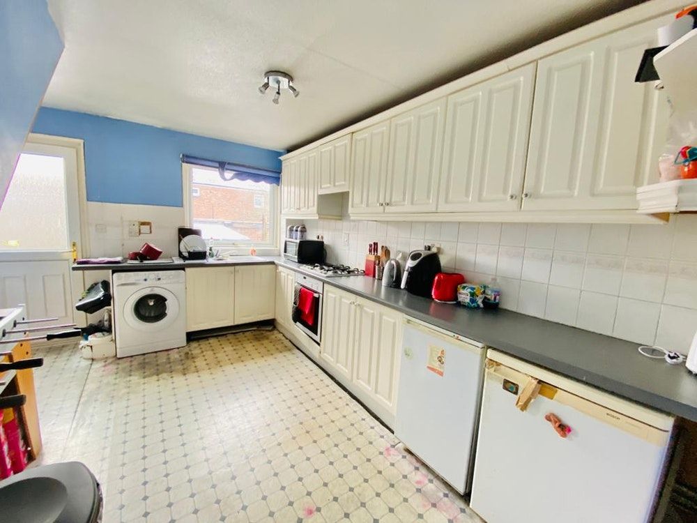 Lockhouse Close Leicester Glen Parva LE2  