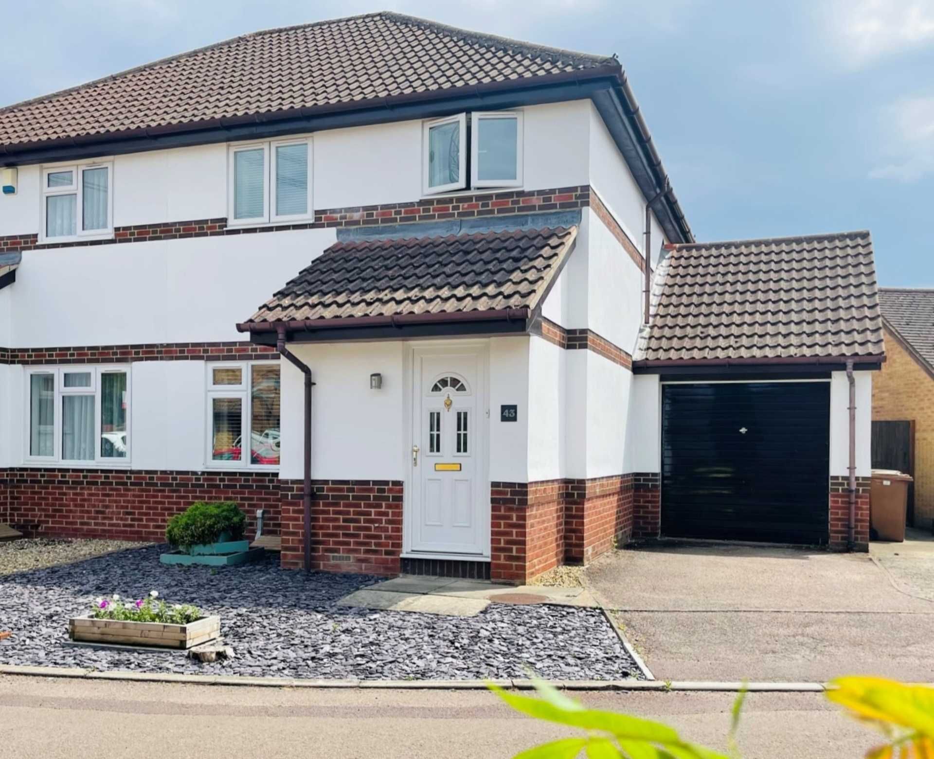 3 bed semidetached house for sale in Arndale Beck, Didcot OX11 Zoopla