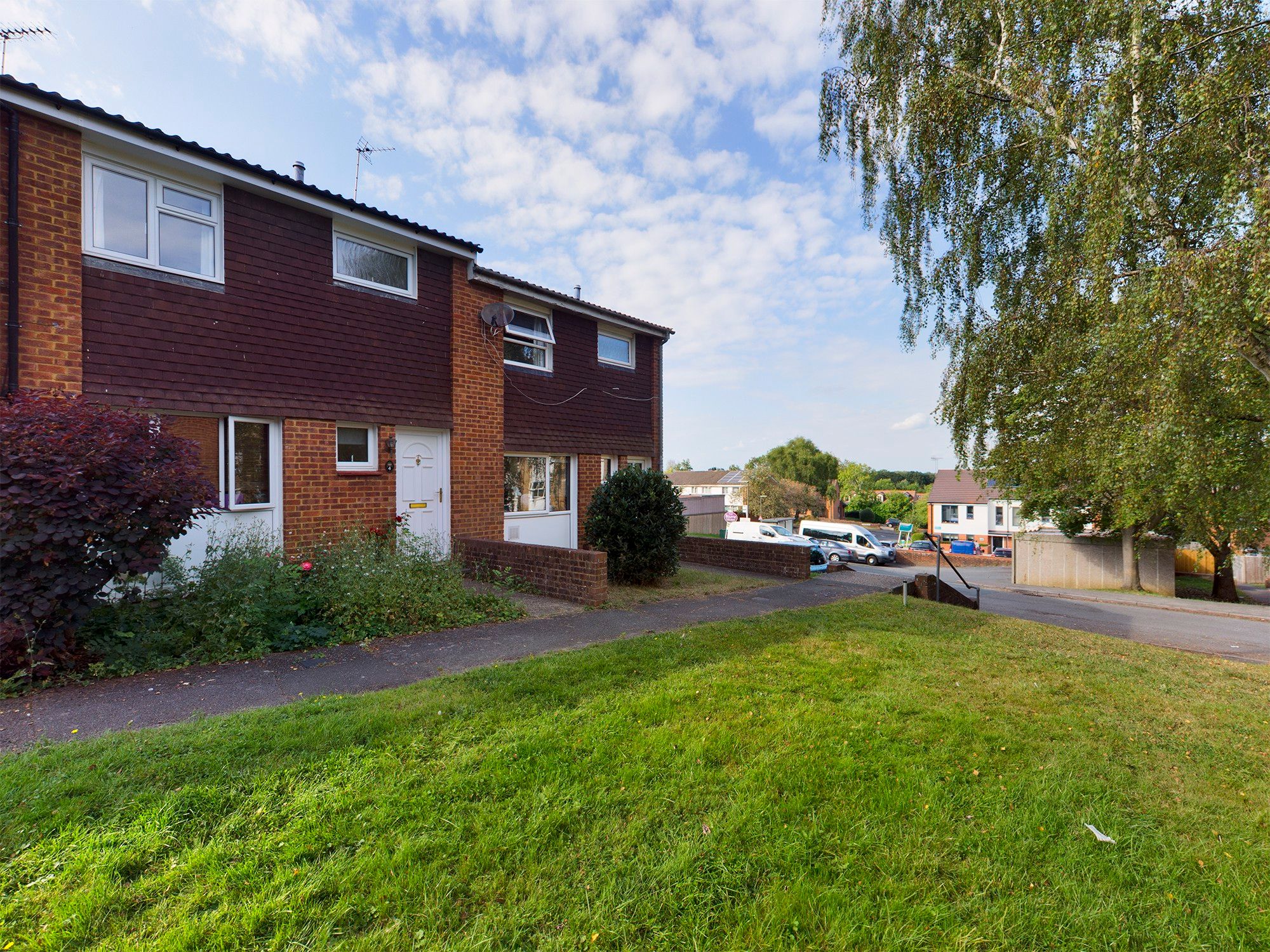 3 bed terraced house for sale in Rye Close, Guildford, Surrey GU2 Zoopla