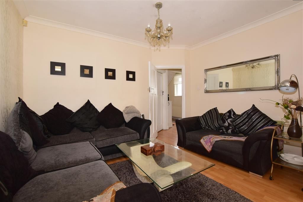 Oak Avenue, Shirley, Croydon, Surrey CR0  