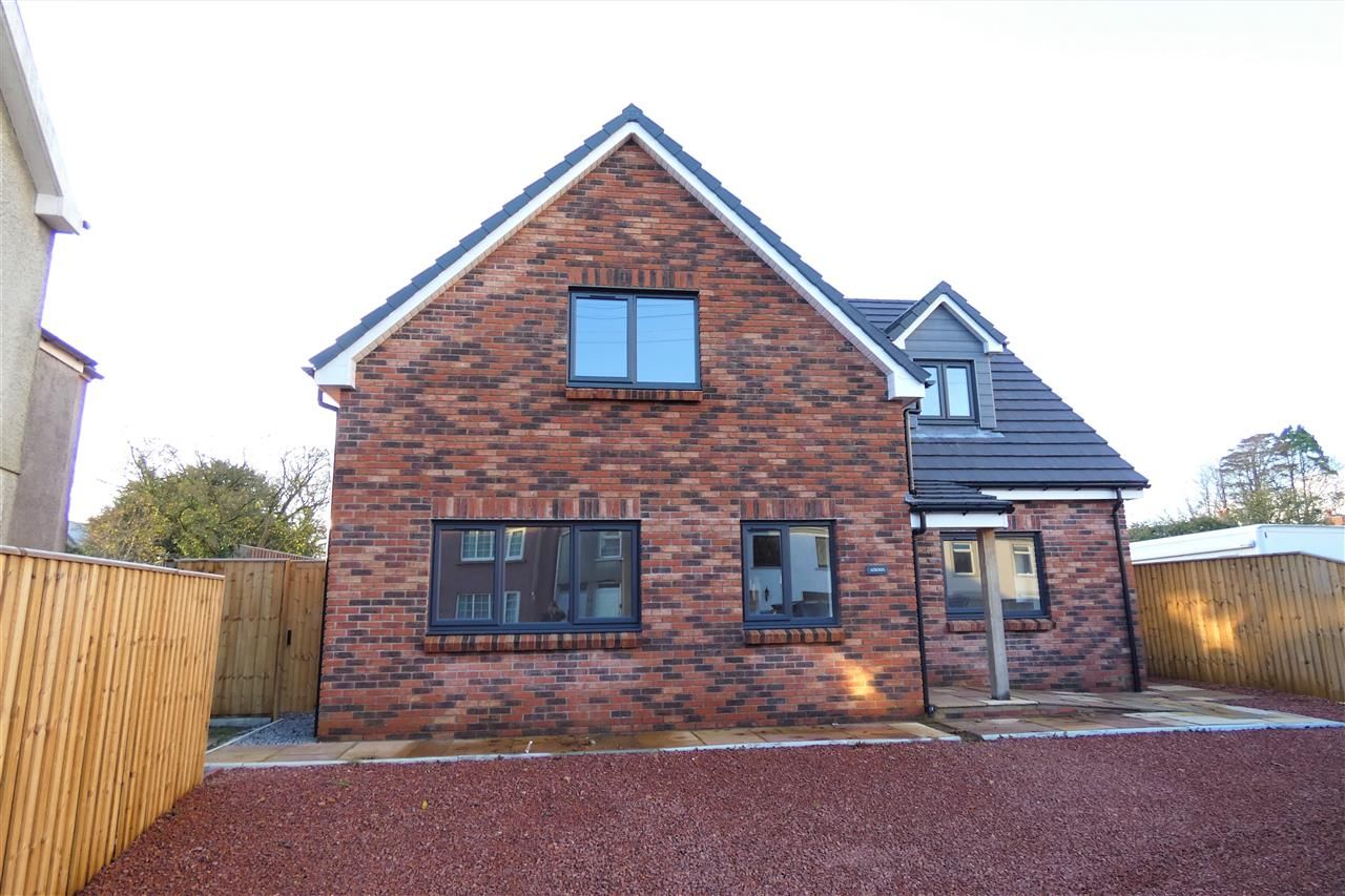 4 bed detached house to rent in Aeronfa, Clunderwen, Haverfordwest SA66
