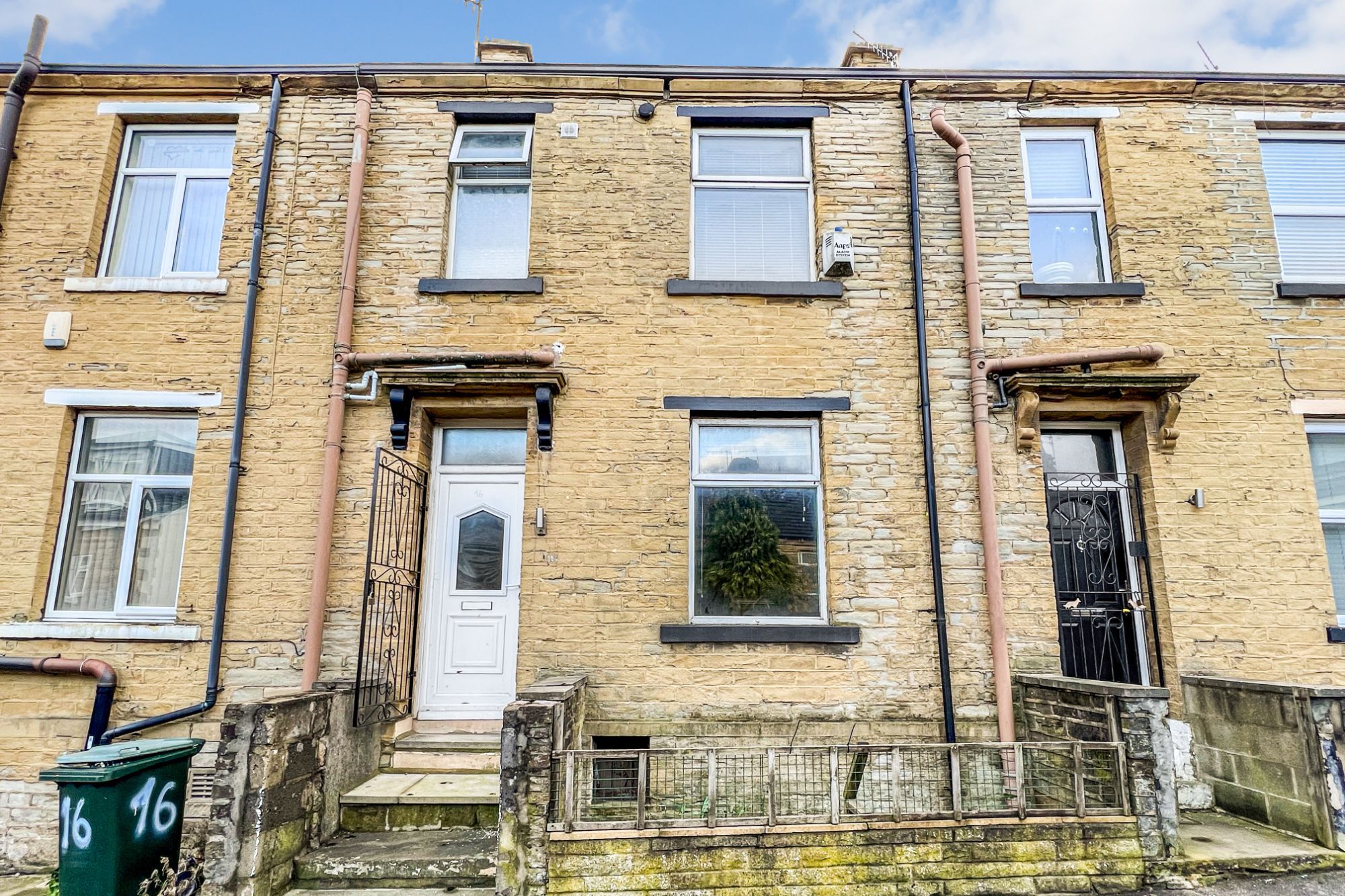 2 bed terraced house for sale in Oaks Fold, Bradford BD5 Zoopla