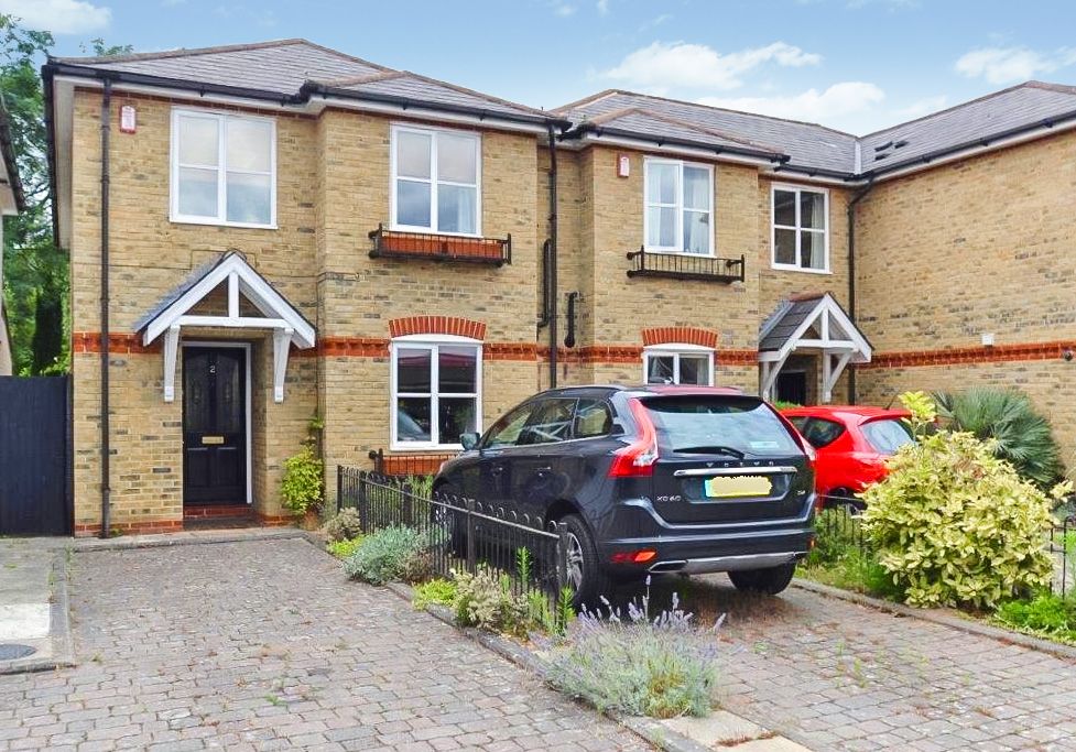 4 bed semidetached house to rent in St Johns Road, Hampton Wick