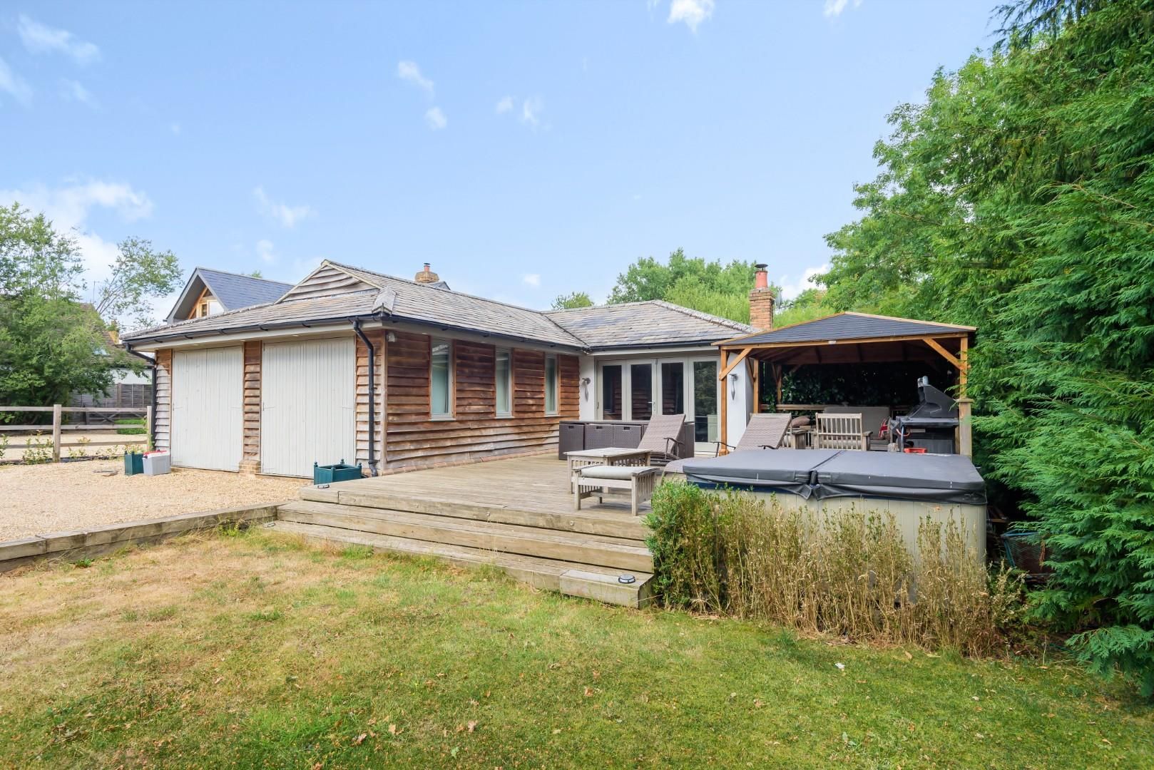 4 bed bungalow for sale in Shurlock Road, Waltham St. Lawrence, Reading