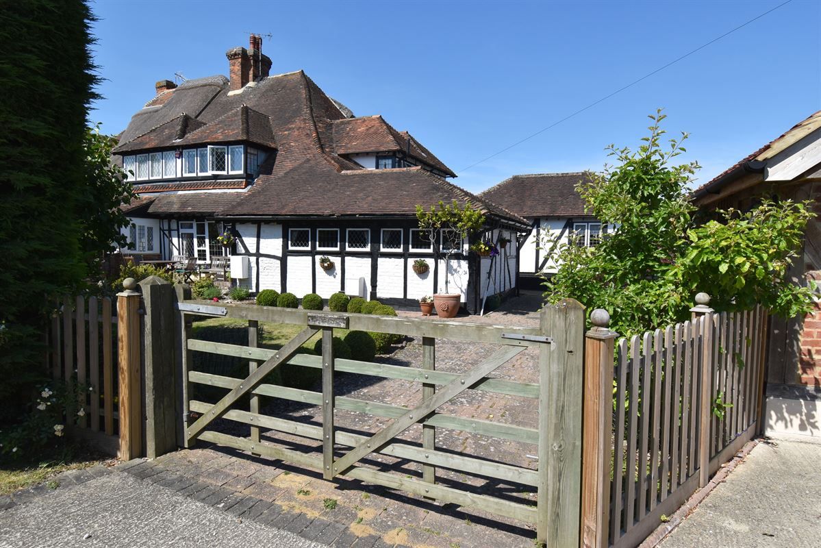 4 bed semidetached house for sale in The Drove, Chestfield, Whitstable
