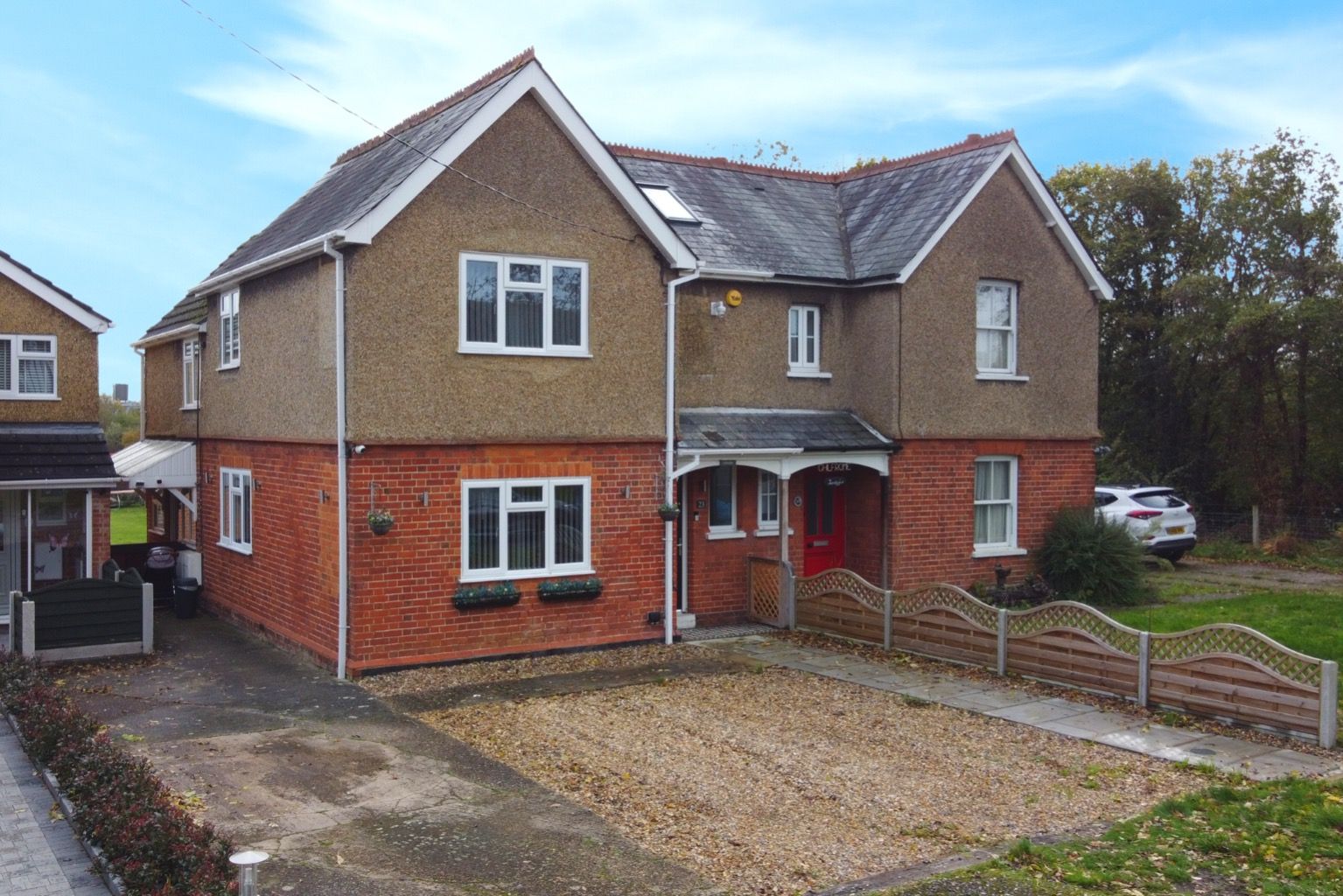4 bed semidetached house for sale in Cutbush Close, Lower Earley