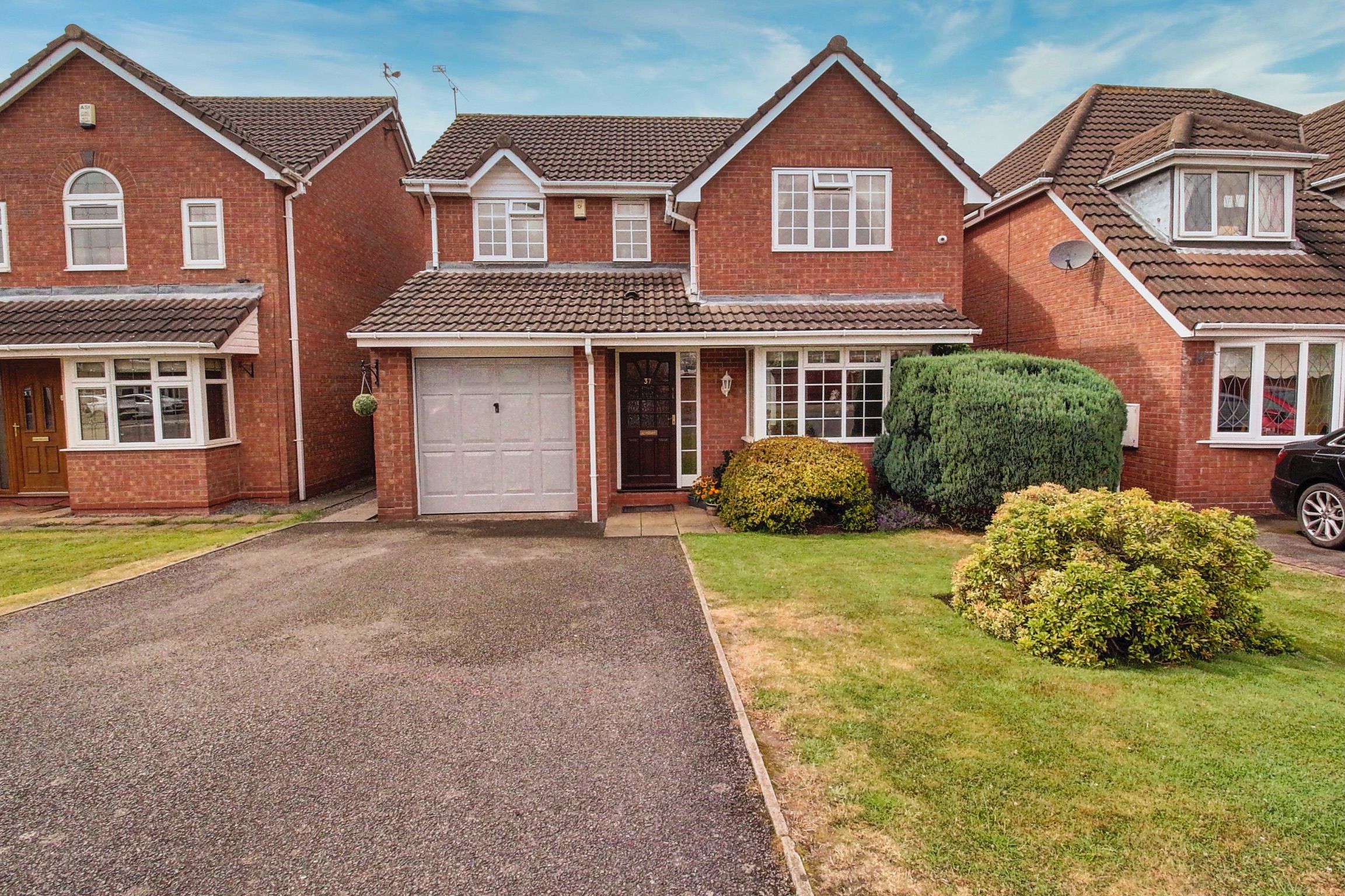 4 bed detached house for sale in Grassington Drive, Nuneaton CV11 Zoopla