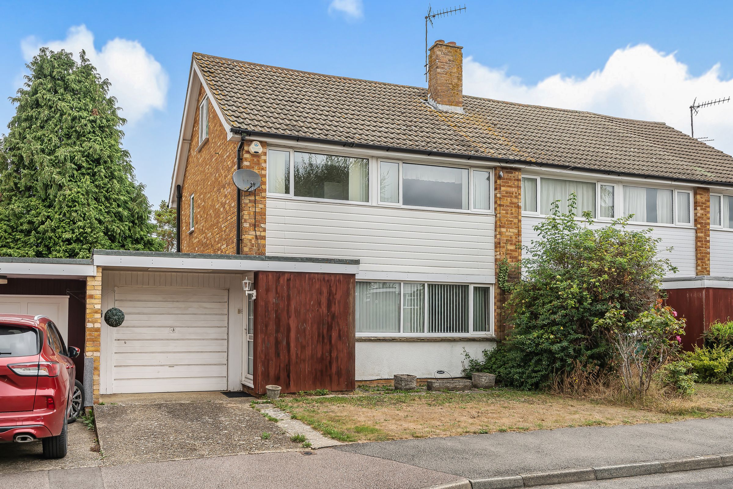 3 bed semidetached house for sale in Brooklands, Headcorn, Ashford