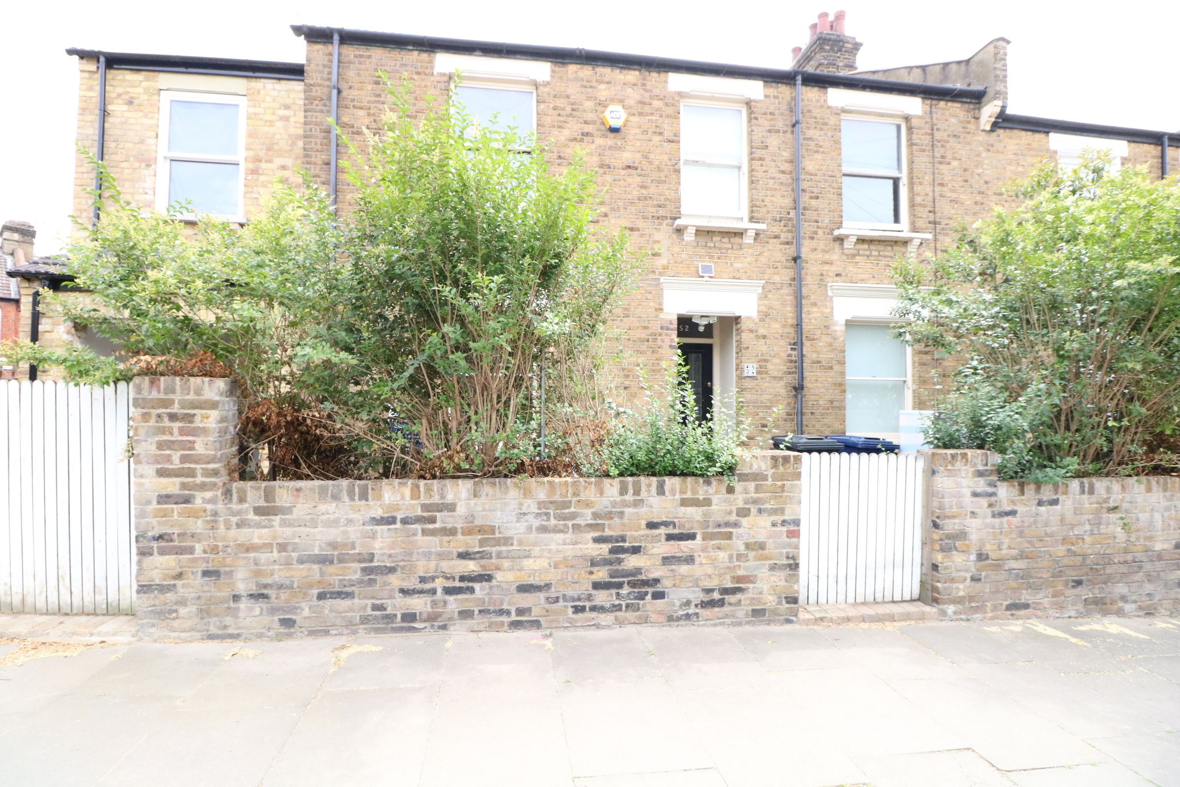 Room to rent in Wells House Road, London NW10 Zoopla