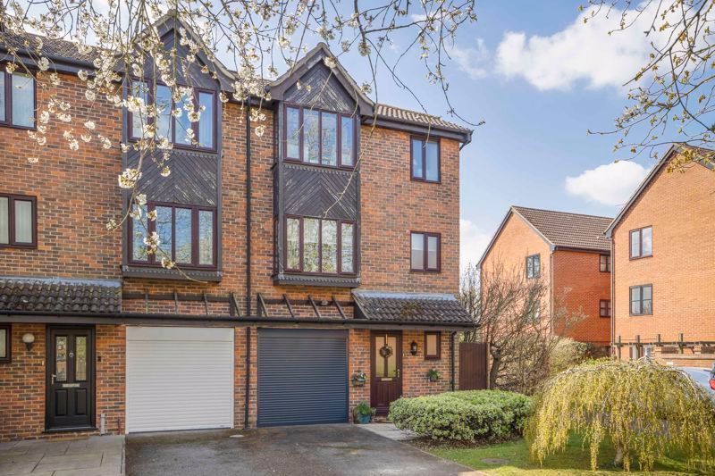 3 bed town house for sale in Tempsford, Welwyn Garden City AL7 Zoopla