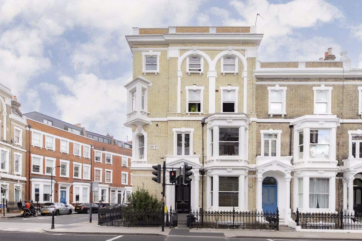 2 bed flat to rent in North End Road, London W14 Zoopla