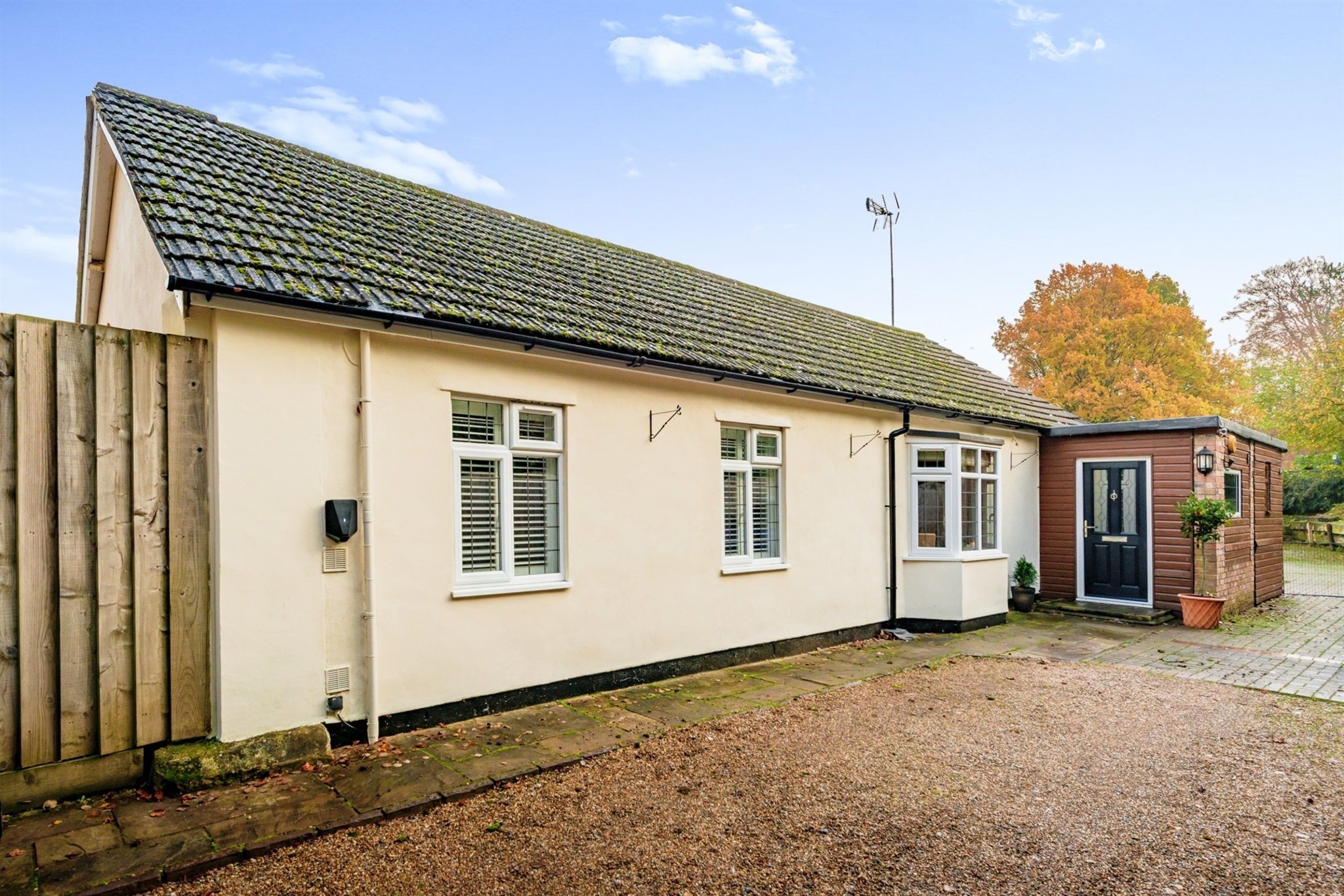 4 bed detached bungalow for sale in Snow Hill, Crawley Down, Crawley