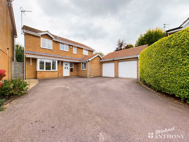 4 bed detached house for sale in Dean Way, Aston Clinton, Aylesbury