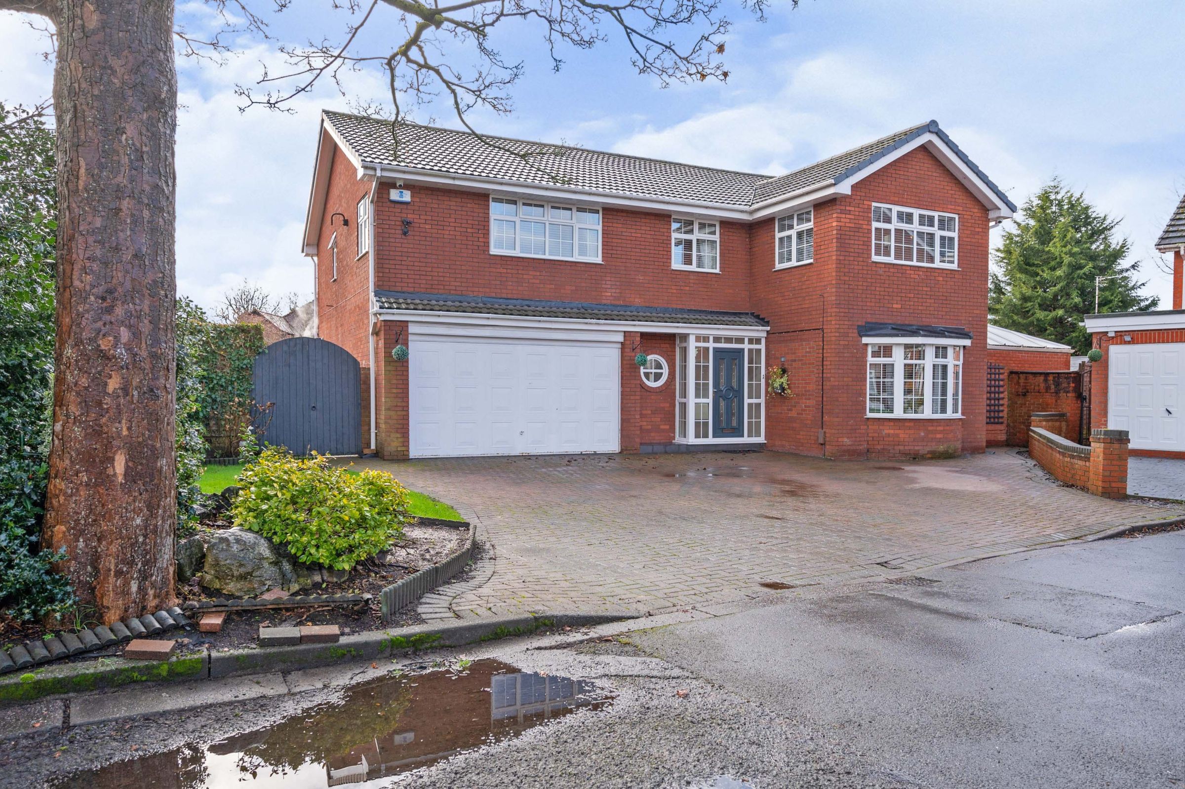 6 bed detached house for sale in Woodley Fold, Penketh, Warrington