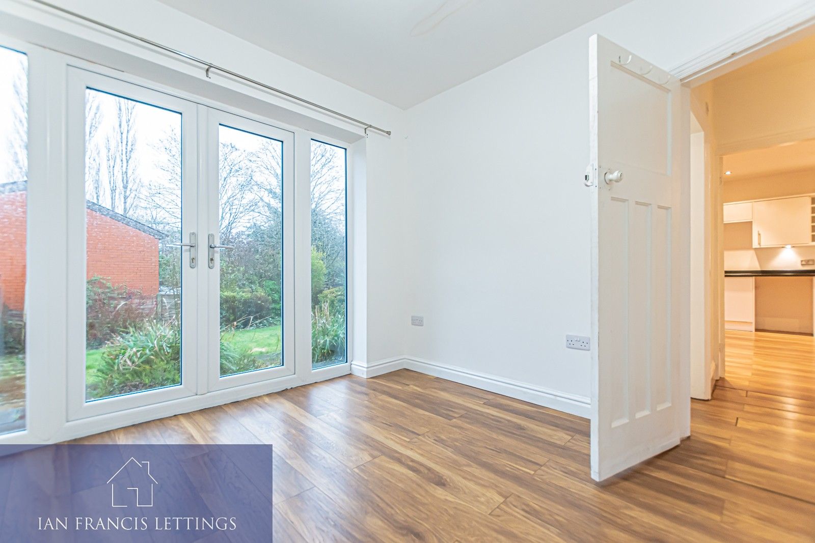 3 bed semidetached bungalow to rent in Jean Avenue, Pennington, Leigh