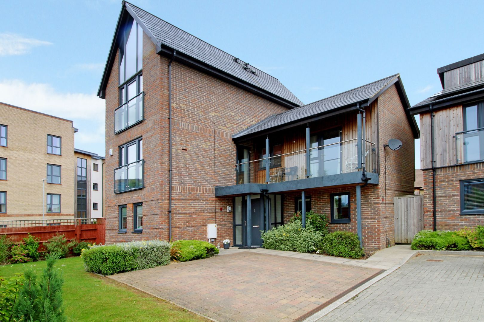 Abacus Drive, Milton Keynes MK10  